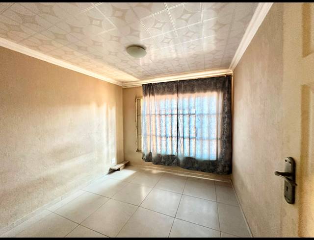 3 BEDROOM HOUSE FOR SALE IN IVY PARK